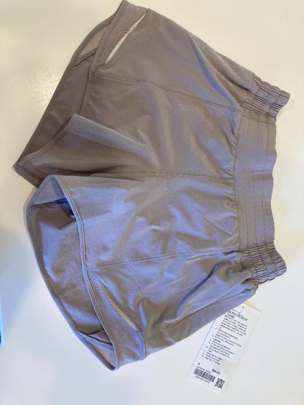 Lululemon Hotty Hot HR Short 4" Lined